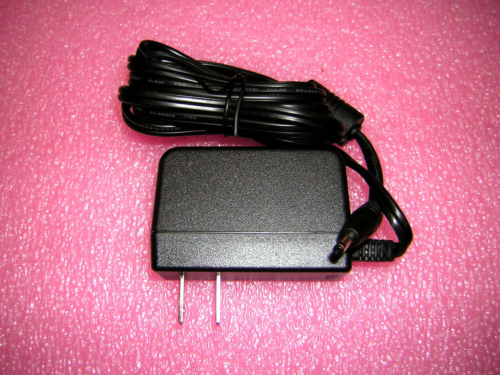 CHARGER FOR ROKU SIRUS AND TABLETAS 5V / 2.5A / 1.0 x 0.30MM